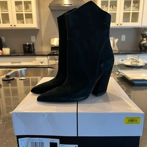 Dolce Vita Nestly black suede booties